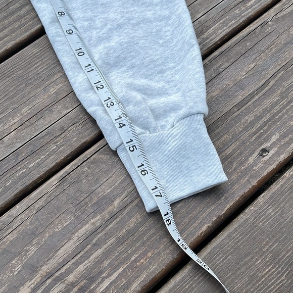 GAP V-neck Sweatshirt - Picture 13 of 15